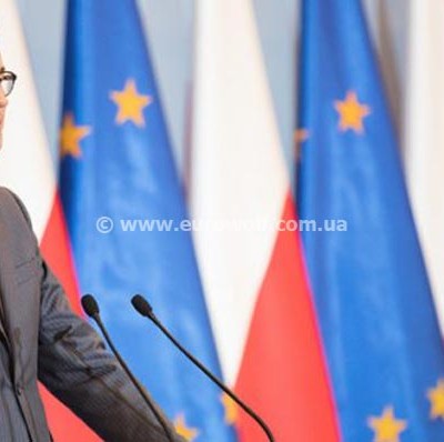 Прем’єр Польщі обурений поведінкою знаменитостей, що вакцинувалися позачергово