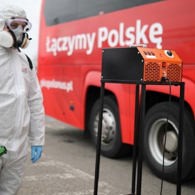 У Польщі знову посилюють карантинні обмеження. Хто буде звільнений від карантину?