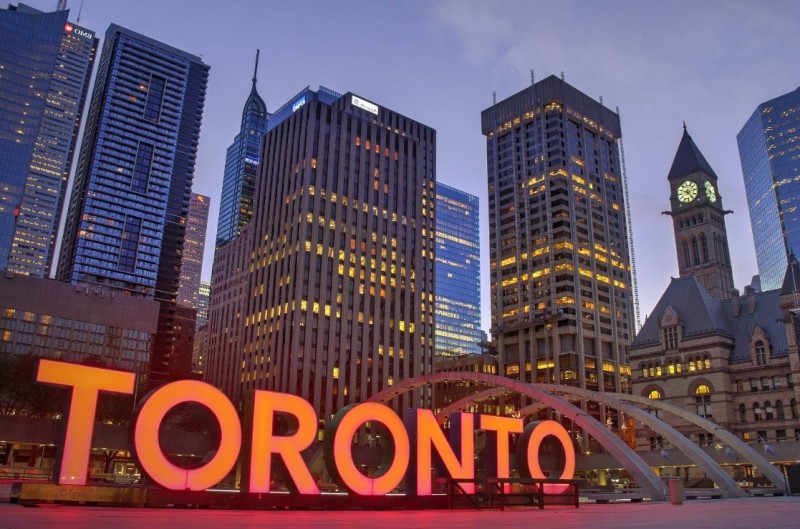 Як легально емігрувати в Канаду?