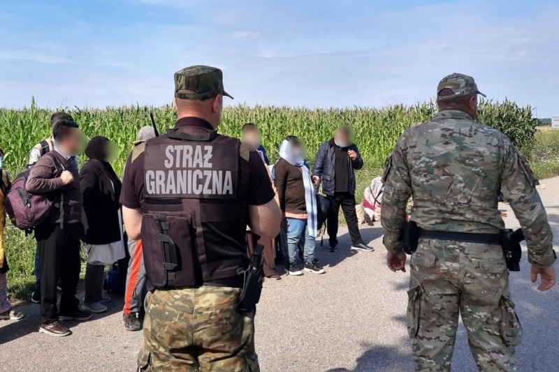 У Польщі затримали рекордно велику групу нелегальних мігрантів з Білорусі