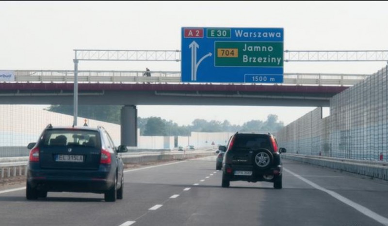 Влада Варшави заборонить в’їзд у місто на старих авто.