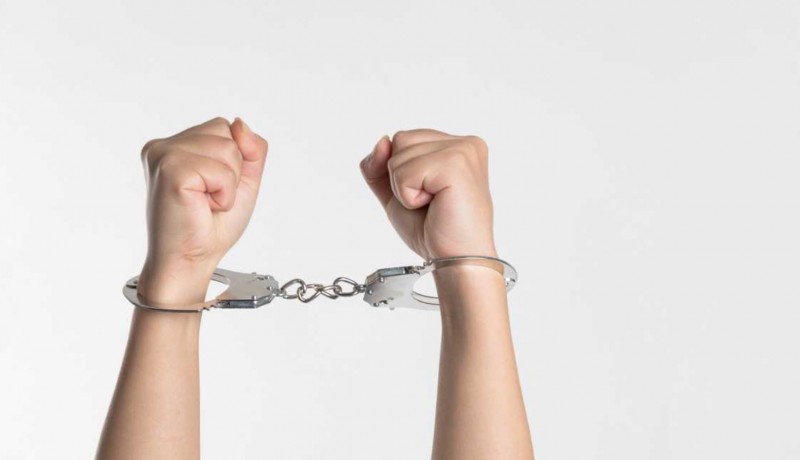 Викрадав гроші з чужих рахунків: у Польщі затримали українця