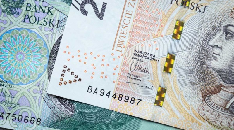 300 злотих: як українцям в Польщі отримати фінансову допомогу
