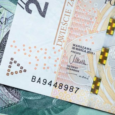 300 злотих: як українцям в Польщі отримати фінансову допомогу