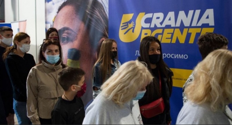 Робота біженців за кордоном: зарплати та куди влаштовуються українці?