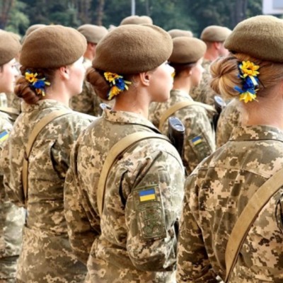 Військовий облік жінок: хто зможе виїхати за кордон