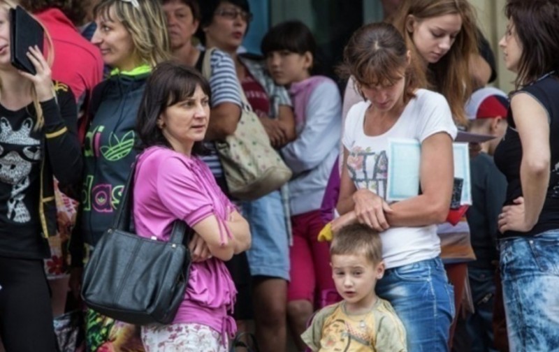 Які категорії українців можуть претендувати на матеріальну допомогу в Польщі?