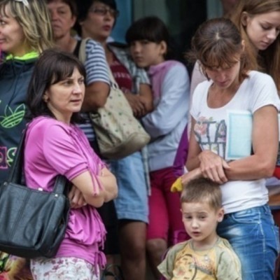 Які категорії українців можуть претендувати на матеріальну допомогу в Польщі?