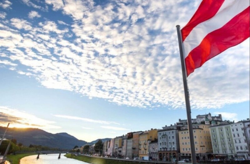 Українцям в Австрії з жовтня збільшать розмір грошової допомоги: скільки виплачуватимуть