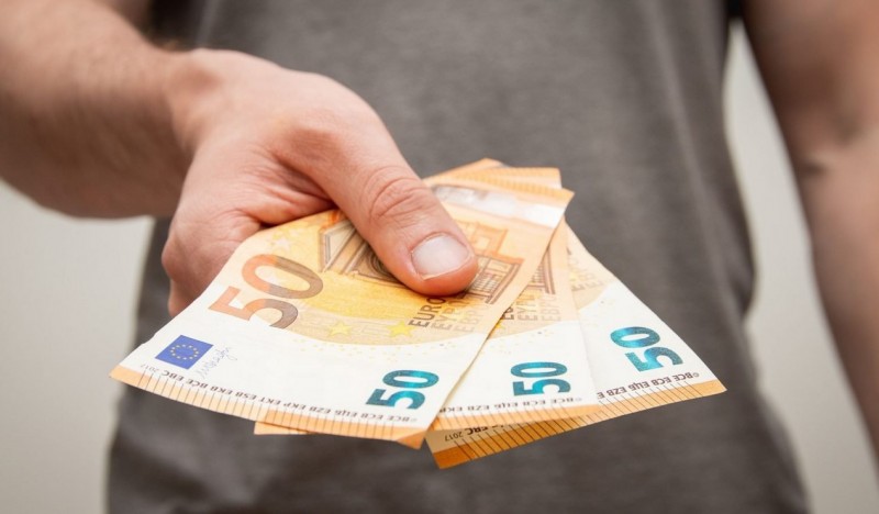 Українські біженці в Італії можуть отримати додатково 150 євро