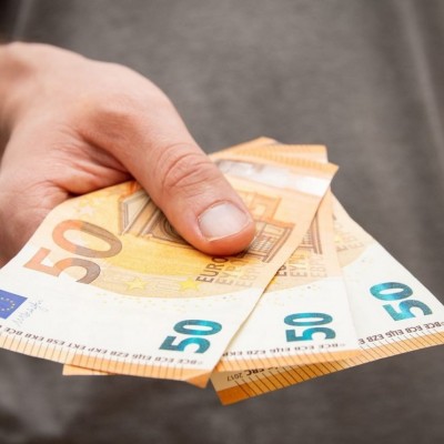 Українські біженці в Італії можуть отримати додатково 150 євро