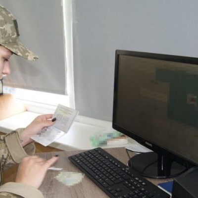 Прикордонники розповіли які категорії чоловіків найчастіше виїжджають за кордон