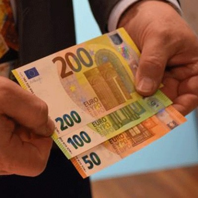Країни Європи, де мінімальна зарплата понад 2000 Євро