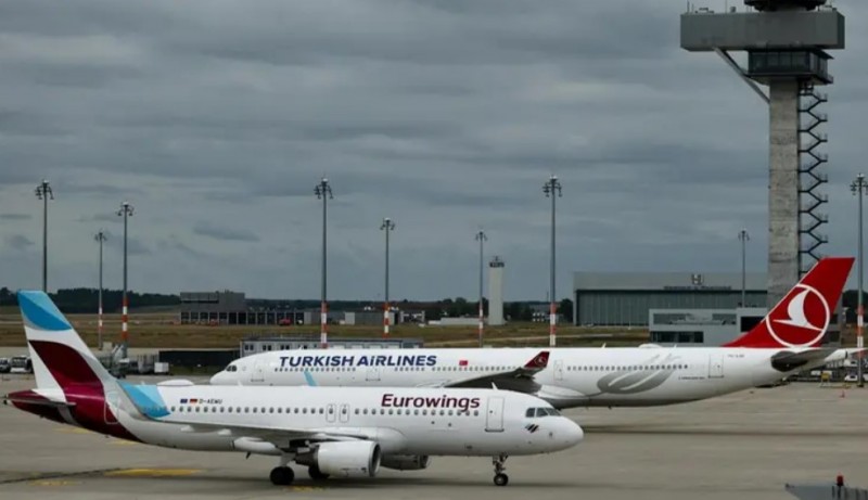 Польща з 10 березня до червня закриває повітряний простір